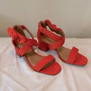 NWOT - comfortview - Red-Orange Heeled Sandals - 8M